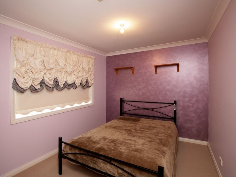 4 Bokara Place, Glenfield Park NSW 2650