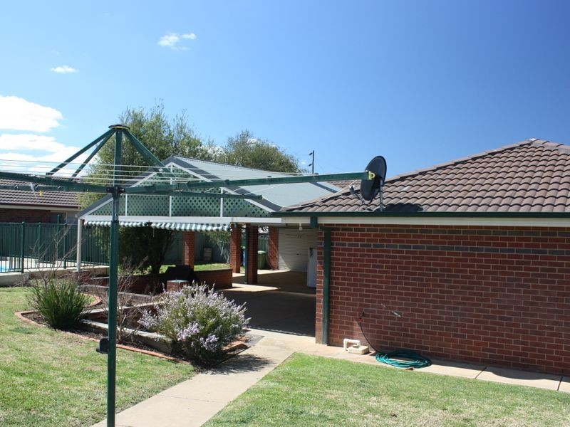 4 Bokara Place, Glenfield Park NSW 2650