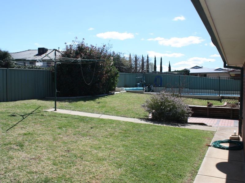 4 Bokara Place, Glenfield Park NSW 2650