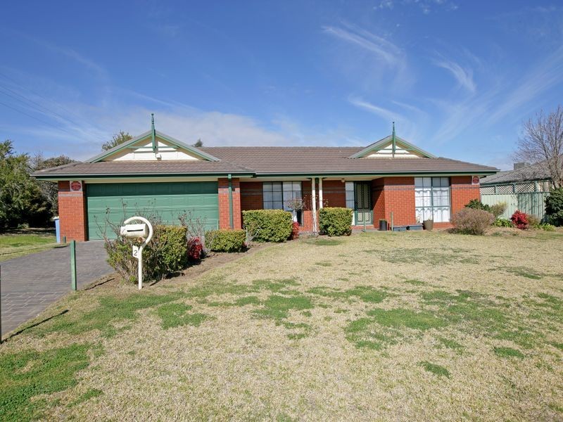 2 Mangrove Crescent, Forest Hill NSW 2651