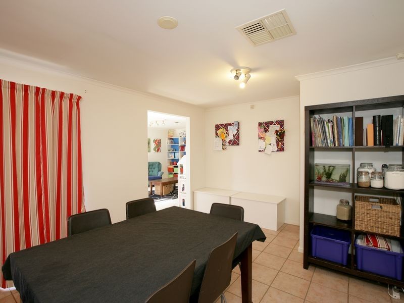 2 Mangrove Crescent, Forest Hill NSW 2651