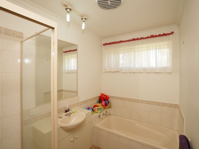 2 Mangrove Crescent, Forest Hill NSW 2651