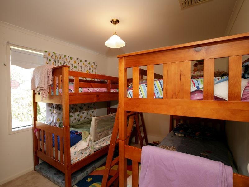 2 Mangrove Crescent, Forest Hill NSW 2651