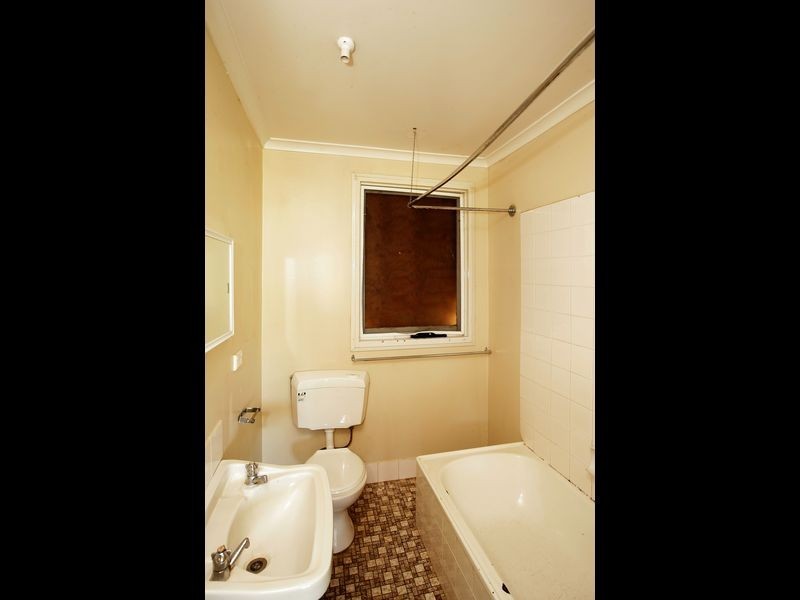 7 Flynn Place, Tolland NSW 2650