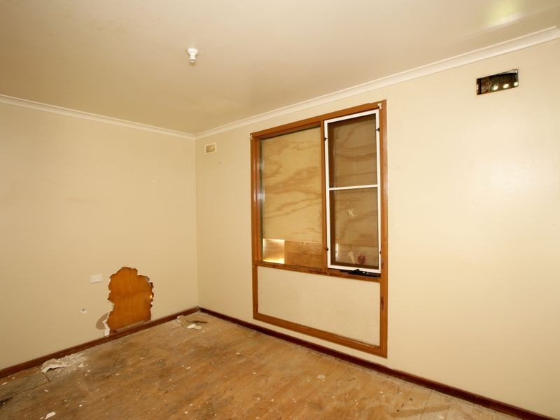 7 Flynn Place, Tolland NSW 2650