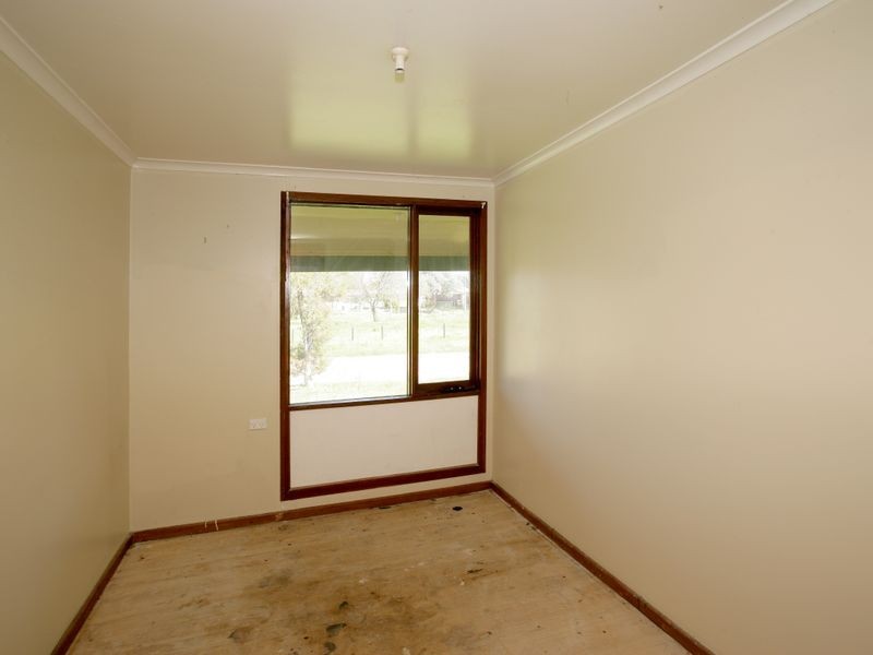 7 Flynn Place, Tolland NSW 2650