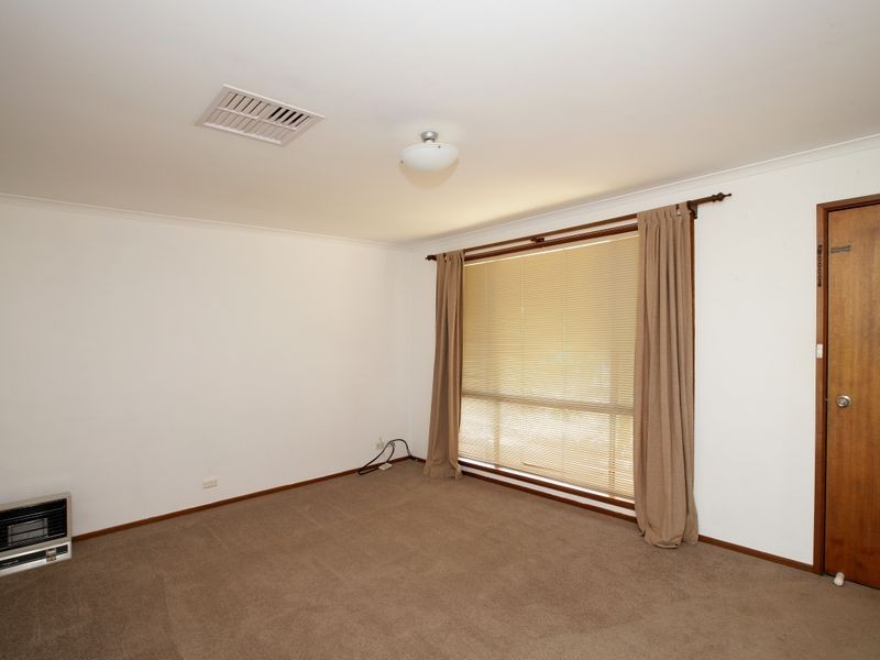 4 Eldershaw Drive, Forest Hill NSW 2651