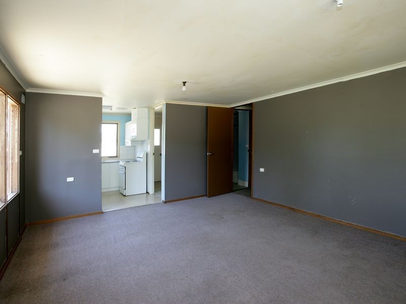 13 Toy Place, Tolland NSW 2650
