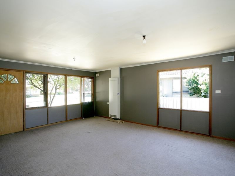 13 Toy Place, Tolland NSW 2650