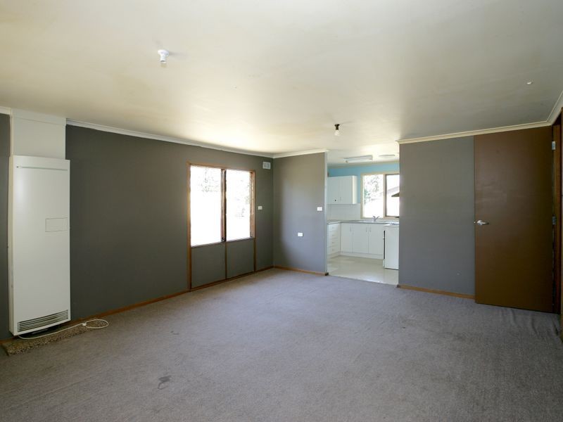 13 Toy Place, Tolland NSW 2650