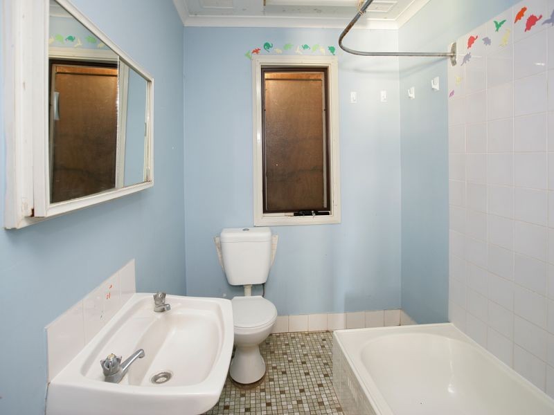13 Toy Place, Tolland NSW 2650