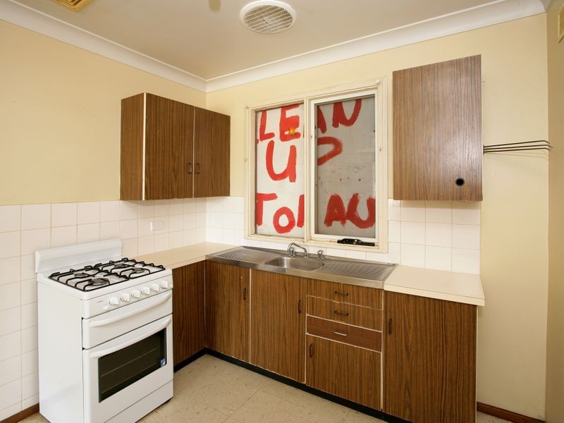 21 Dennis Crescent, Tolland NSW 2650