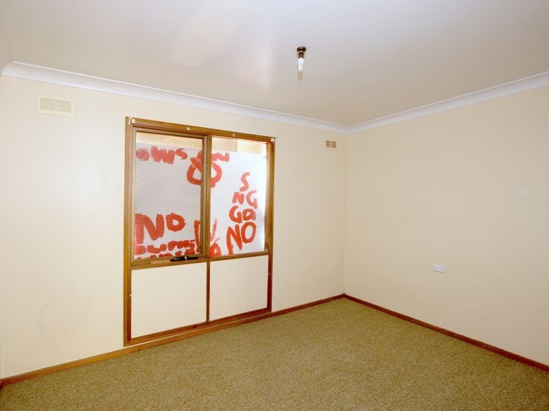 21 Dennis Crescent, Tolland NSW 2650