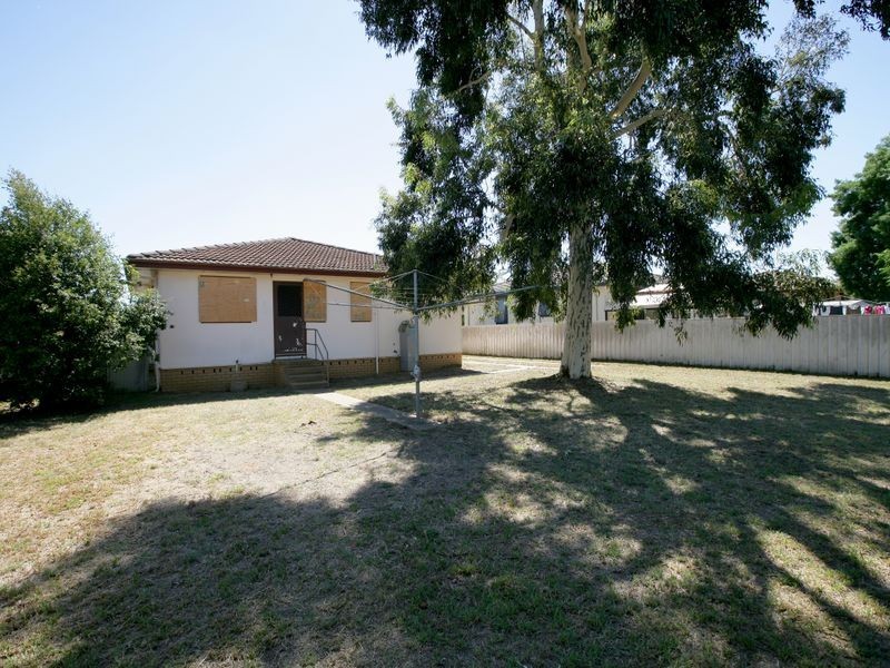 21 Dennis Crescent, Tolland NSW 2650
