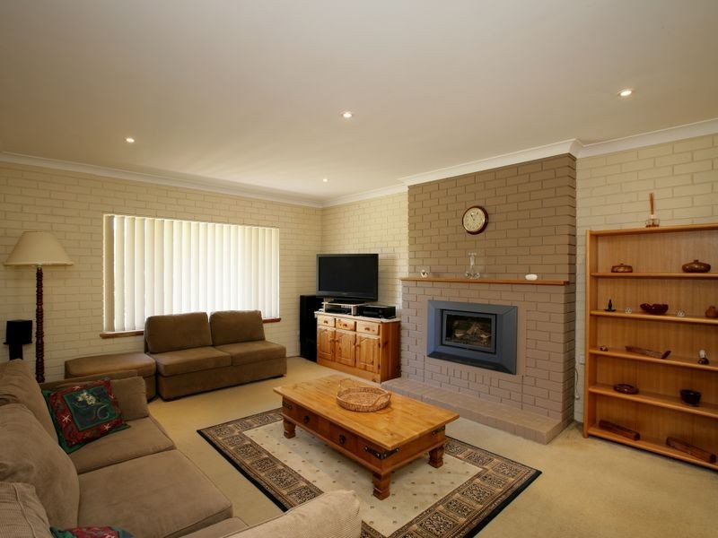 30 Graham Street, Lake Albert NSW 2650