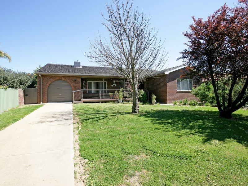 30 Graham Street, Lake Albert NSW 2650