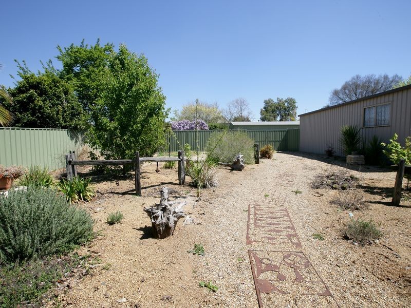 30 Graham Street, Lake Albert NSW 2650