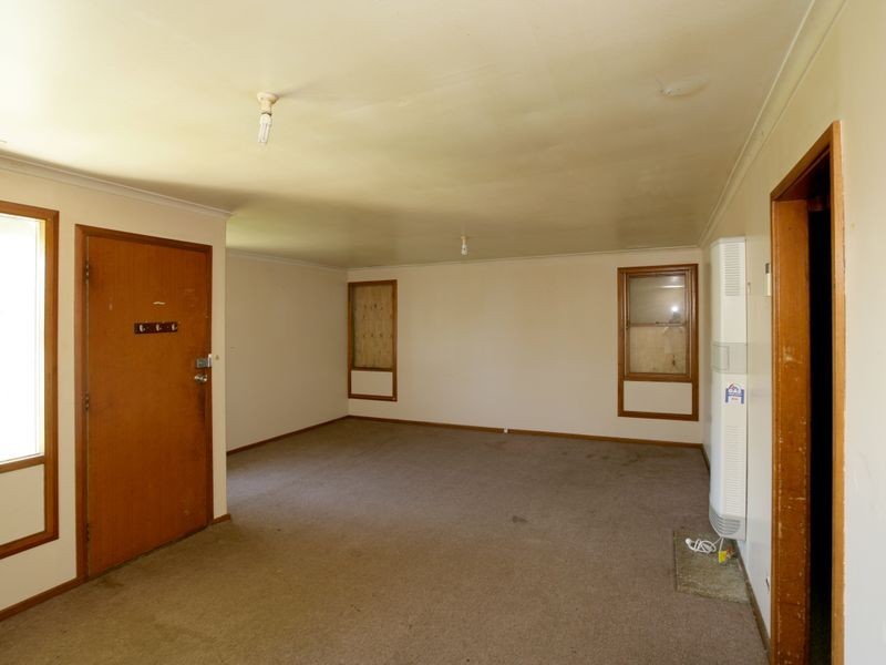 6 Bingham Place, Tolland NSW 2650