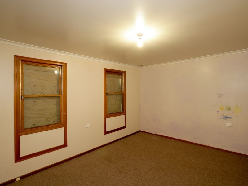6 Bingham Place, Tolland NSW 2650