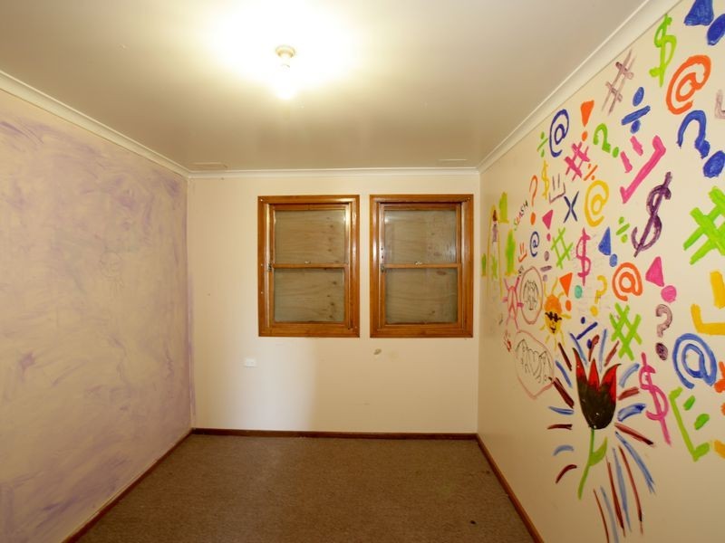 6 Bingham Place, Tolland NSW 2650
