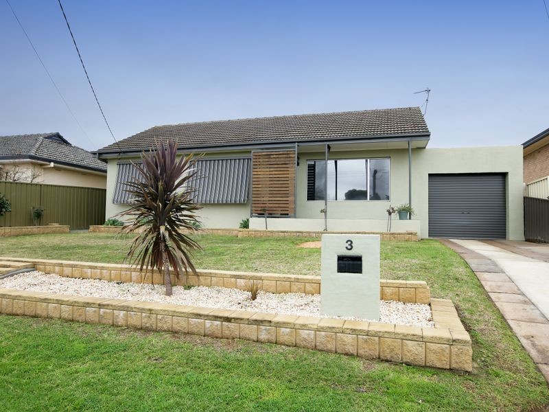 3 Nixon Crescent, Tolland NSW 2650