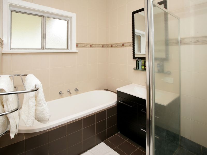 3 Nixon Crescent, Tolland NSW 2650