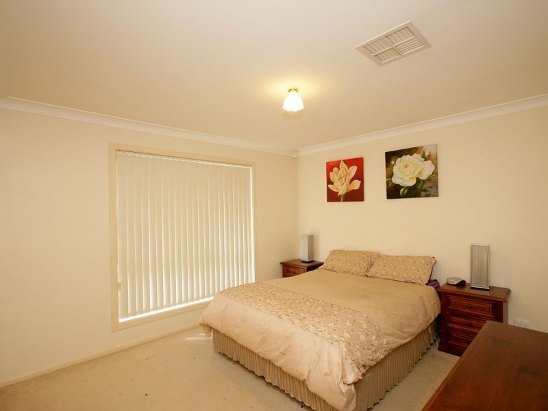 74 Veale Street, Ashmont NSW 2650