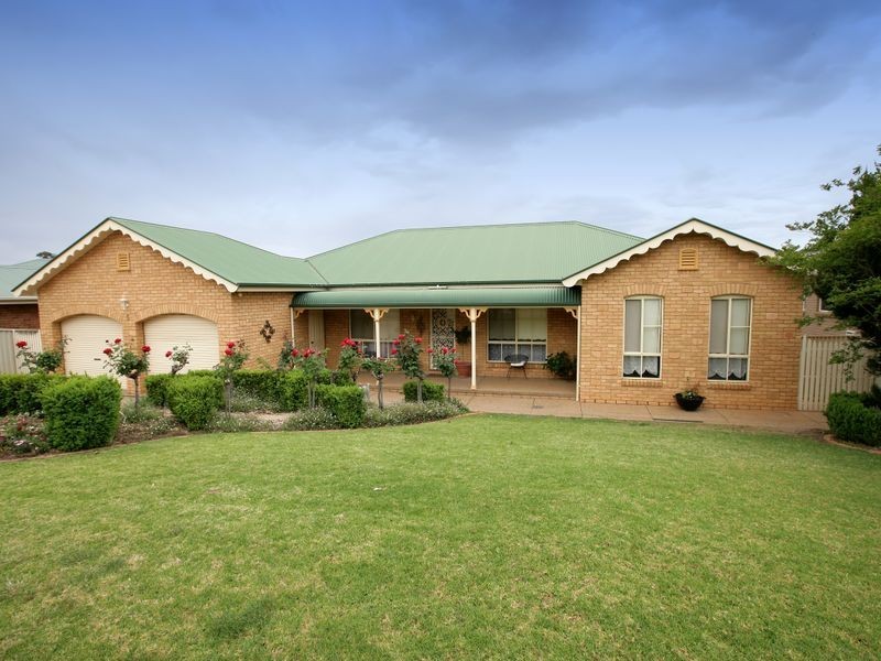 5 Clifton Street, Bourkelands NSW 2650