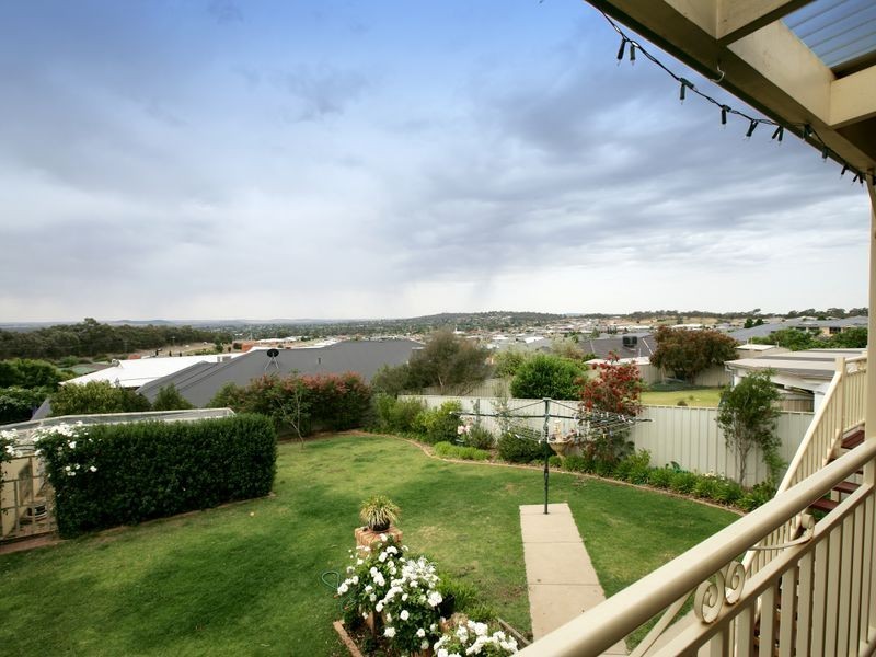 5 Clifton Street, Bourkelands NSW 2650