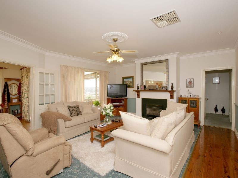 5 Clifton Street, Bourkelands NSW 2650