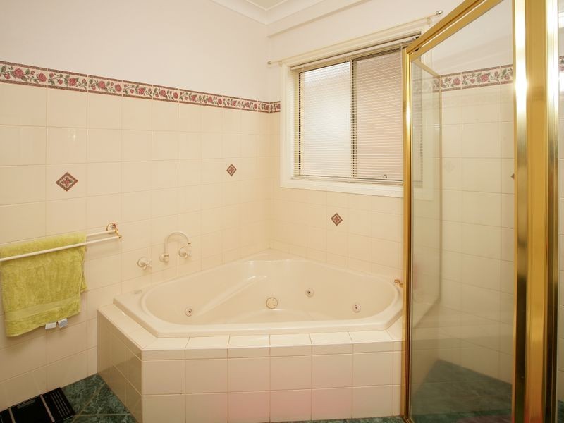 5 Clifton Street, Bourkelands NSW 2650