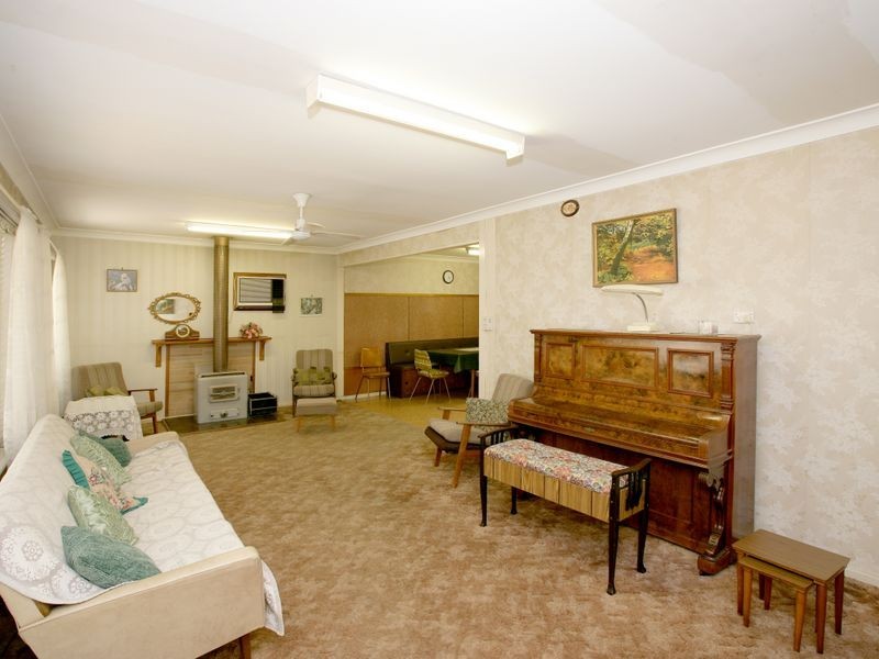 11 Holloway Street, Tolland NSW 2650