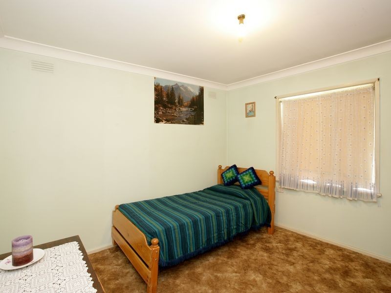 11 Holloway Street, Tolland NSW 2650