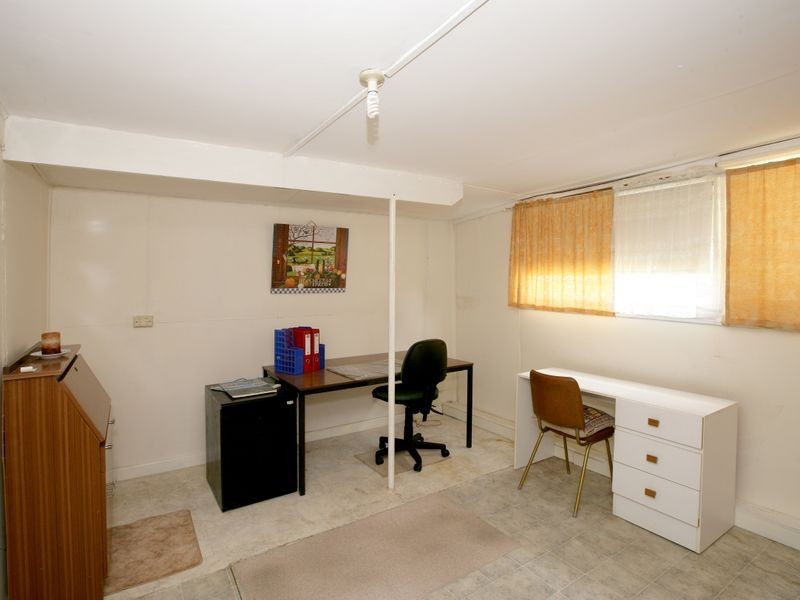 11 Holloway Street, Tolland NSW 2650