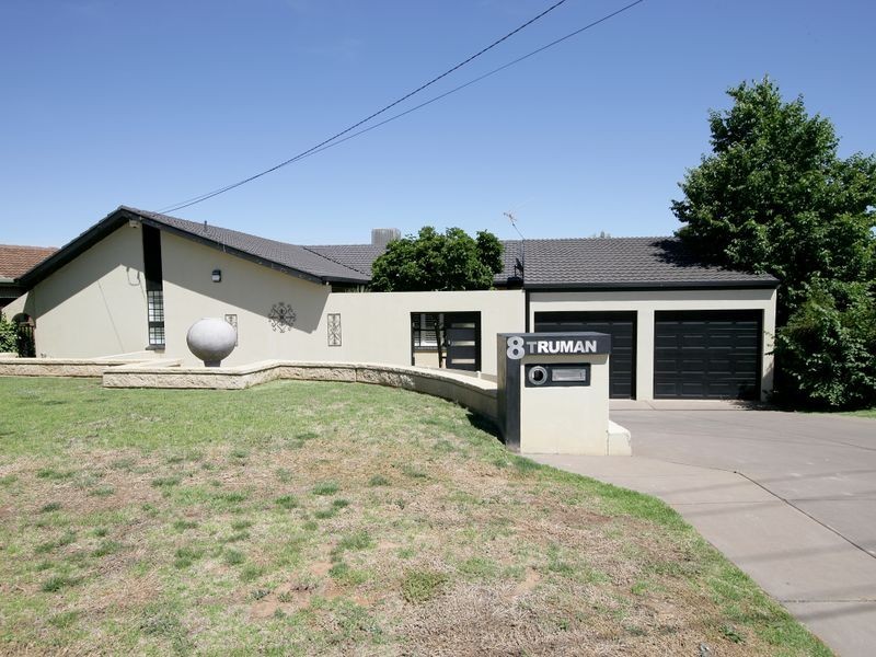 8 Truman Avenue, Tolland NSW 2650