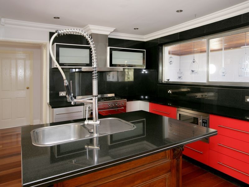 8 Truman Avenue, Tolland NSW 2650