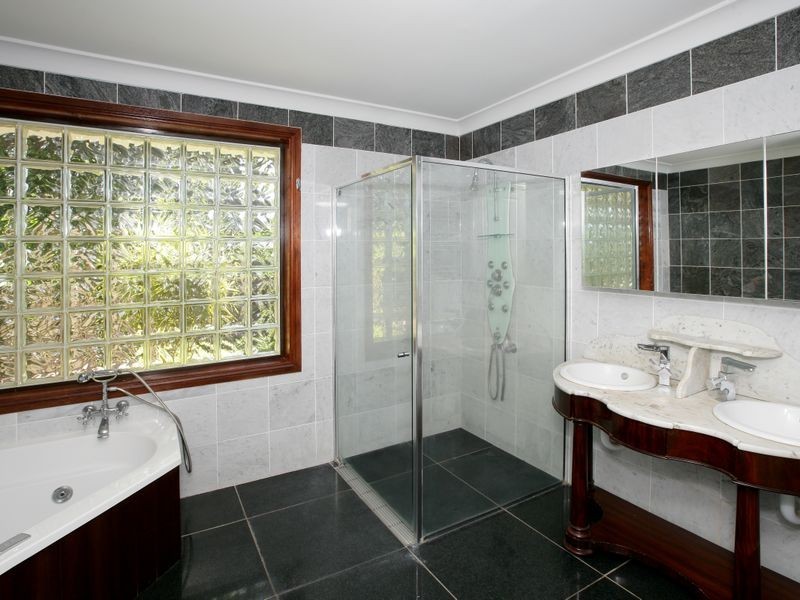 8 Truman Avenue, Tolland NSW 2650