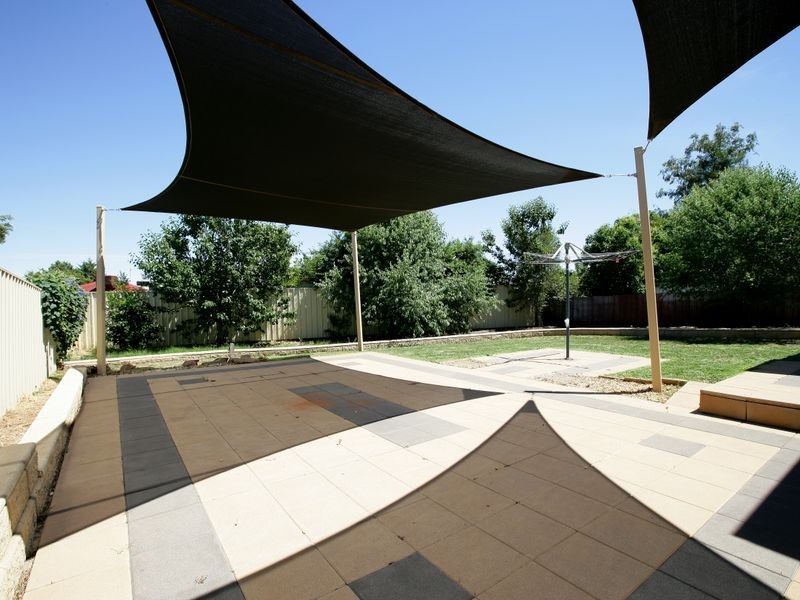 8 Truman Avenue, Tolland NSW 2650