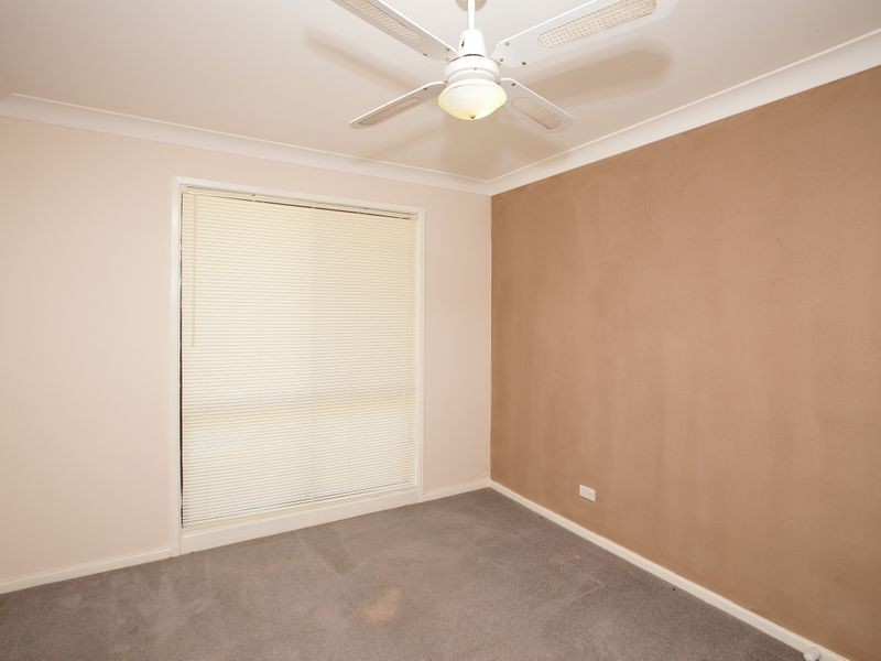 42 Undurra Drive, Glenfield Park NSW 2650