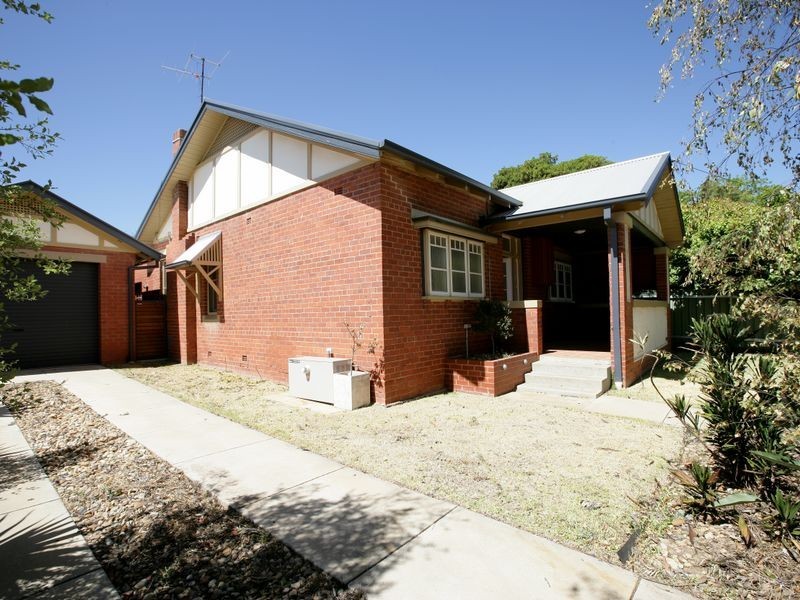 50 Brookong Avenue, Wagga Wagga NSW 2650