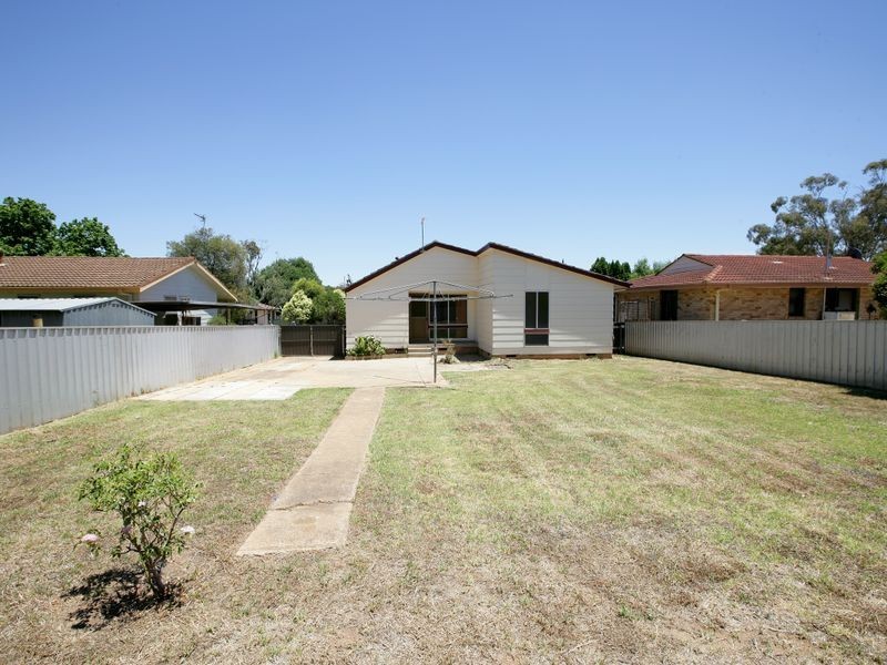 23 Adams Street, Ashmont NSW 2650