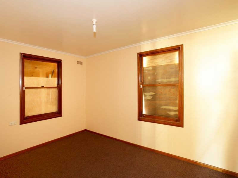 8 Kenny Place, Tolland NSW 2650