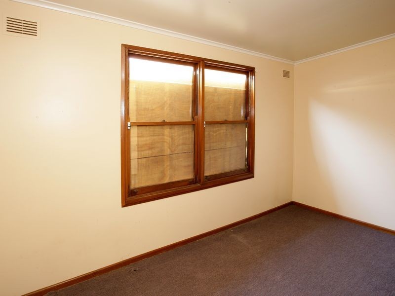 8 Kenny Place, Tolland NSW 2650