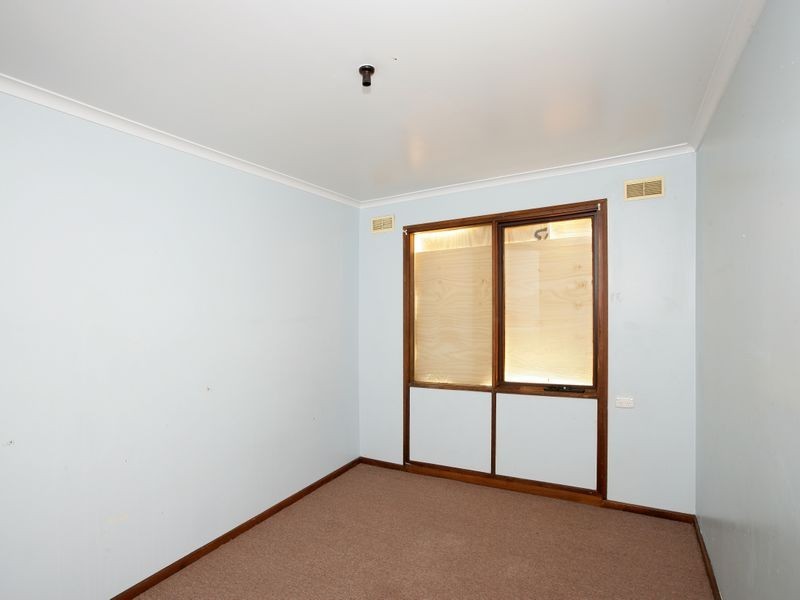 5 Toy Place, Tolland NSW 2650