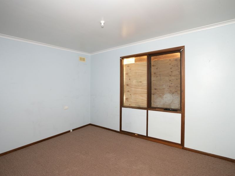 5 Toy Place, Tolland NSW 2650