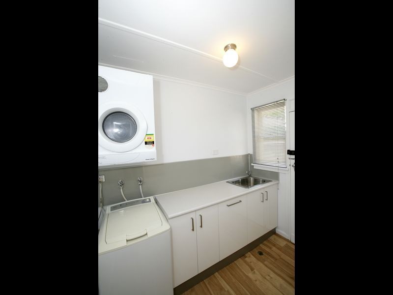 18 Tichborne Crescent, Kooringal NSW 2650