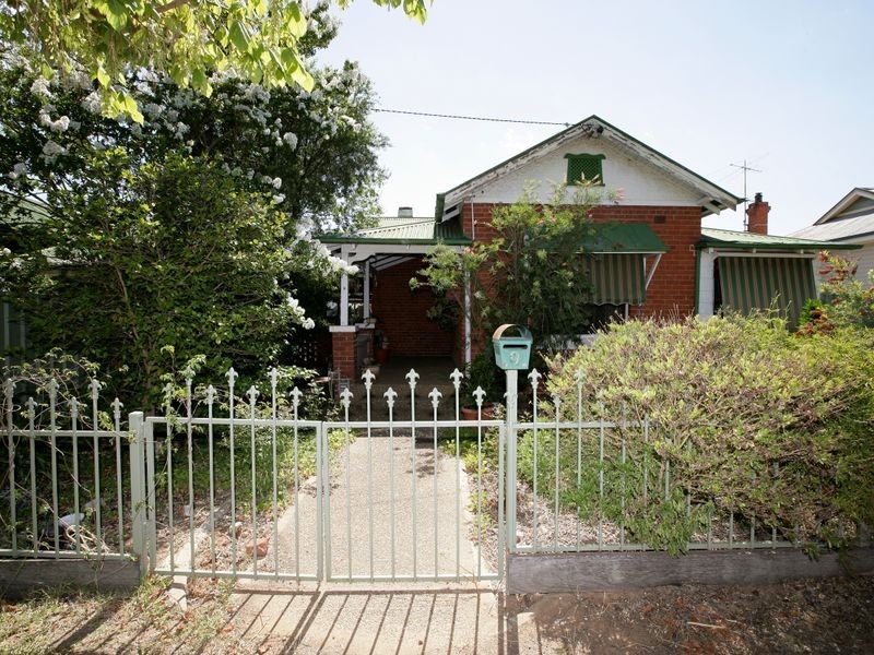 9 Roma Street, Wagga Wagga NSW 2650