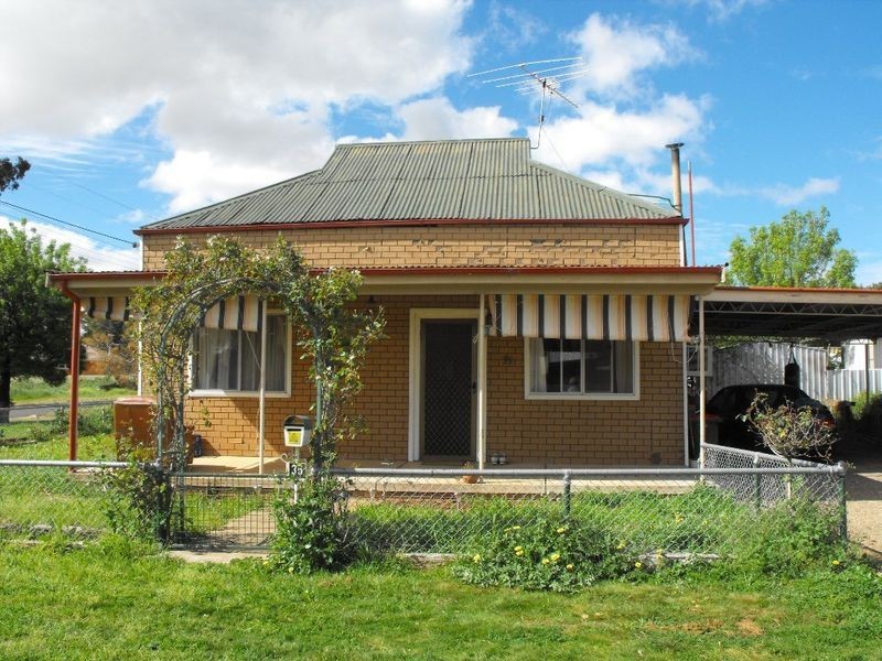 35 Mimosa Street, Coolamon NSW 2701
