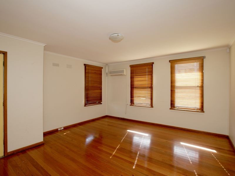 6 McKell Avenue, Mount Austin NSW 2650