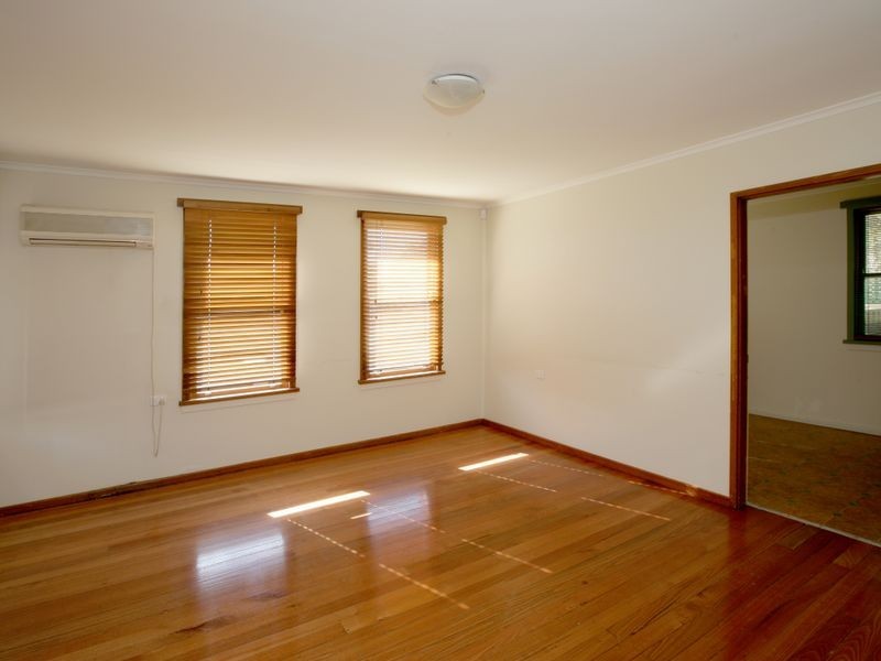 6 McKell Avenue, Mount Austin NSW 2650